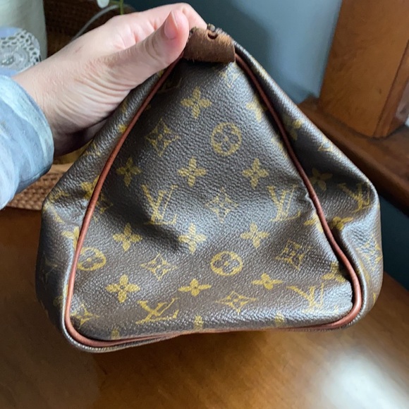Louis Vuitton vintage purse - Picture 10 of 16